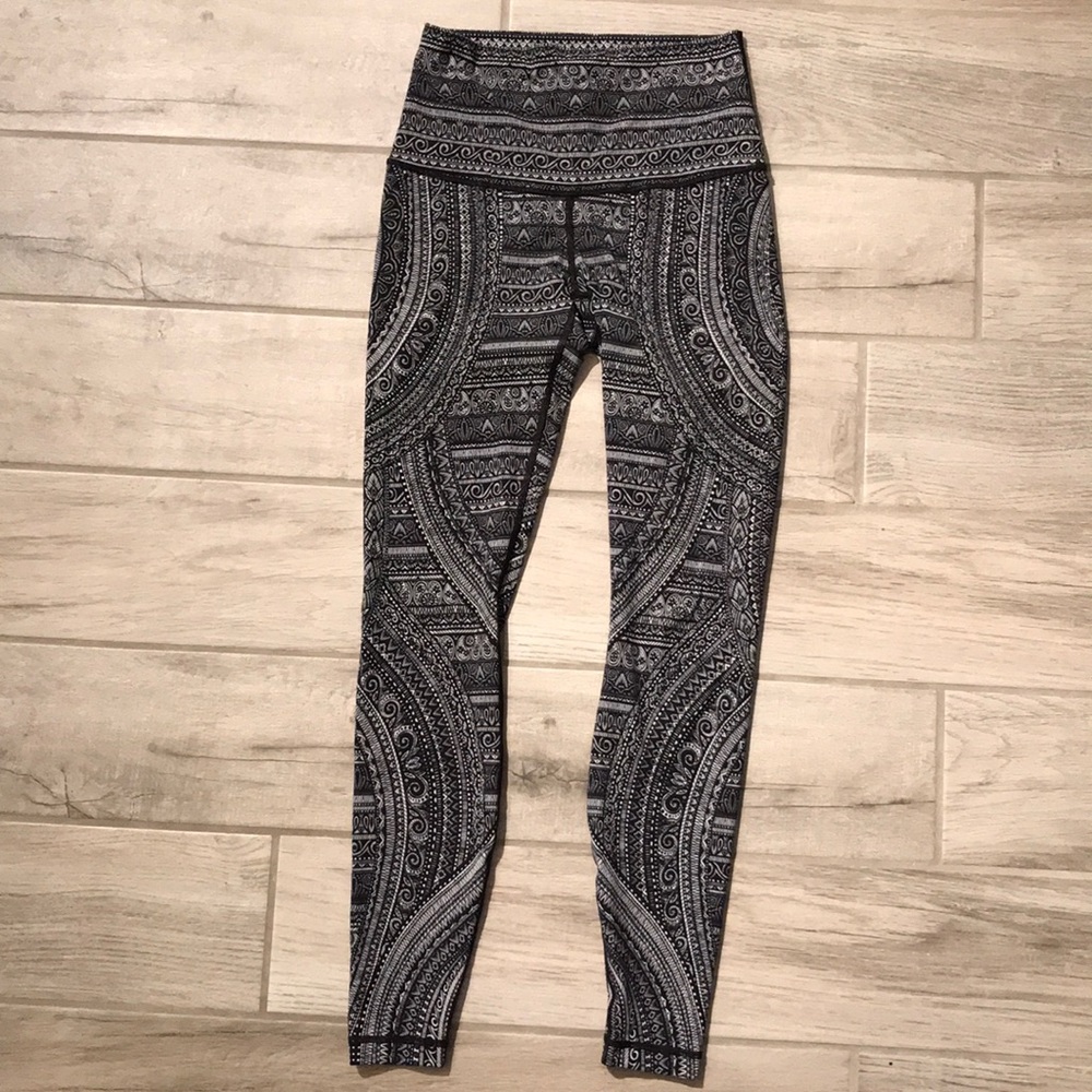 Lululemon high rise leggings - brand new condition